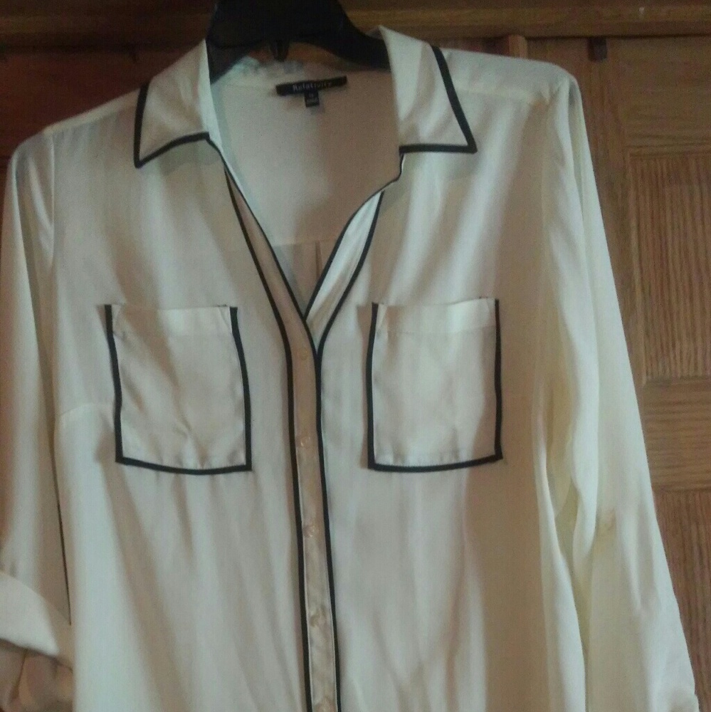 Sz 1x cream and black dress blouse